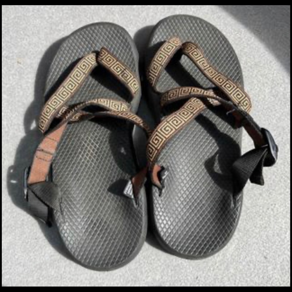 Chaco - Black & Brown - Size 8
